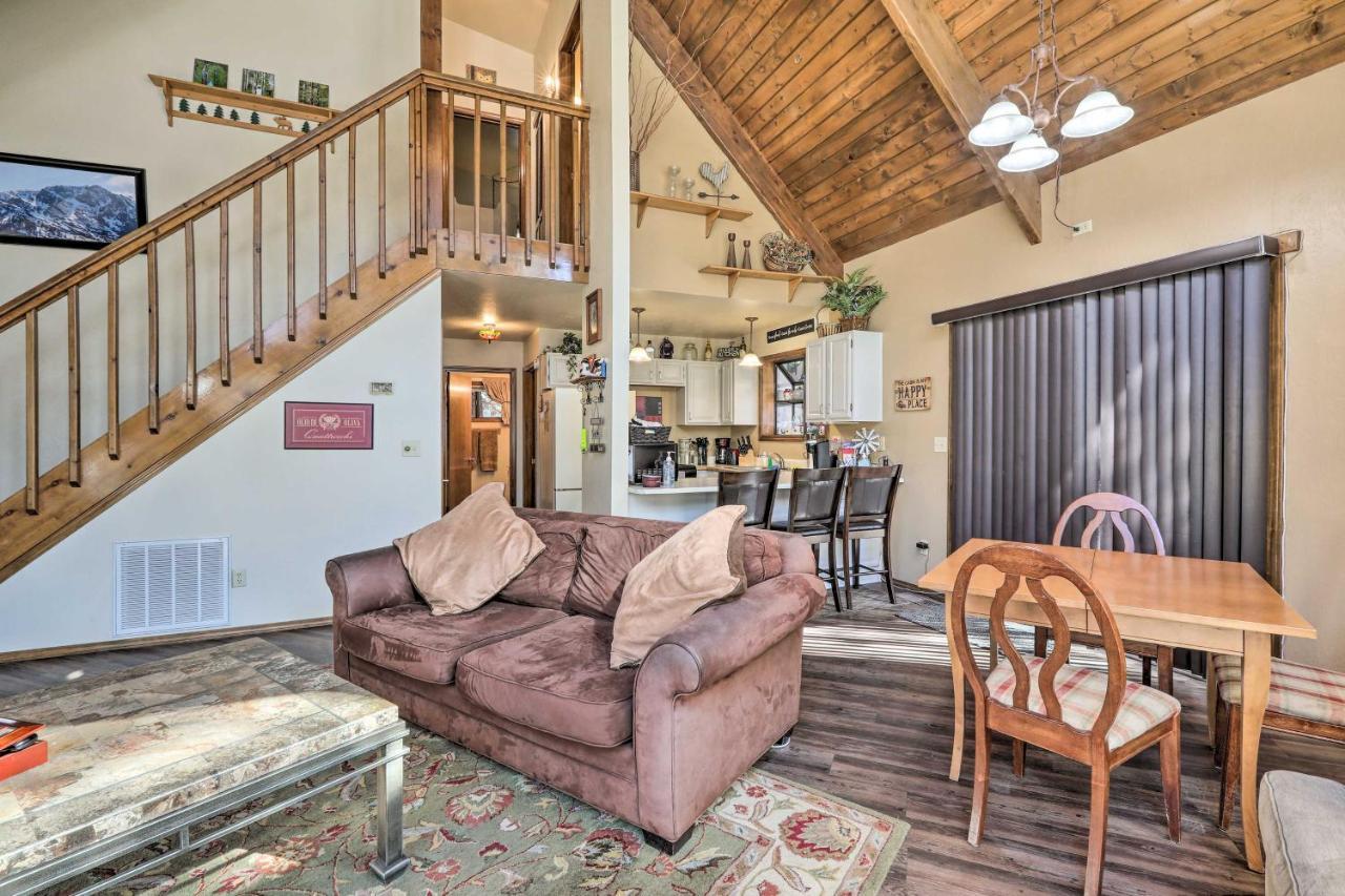 Munds Park Cabin With Fire Pit And Wraparound Porch! Kültér fotó